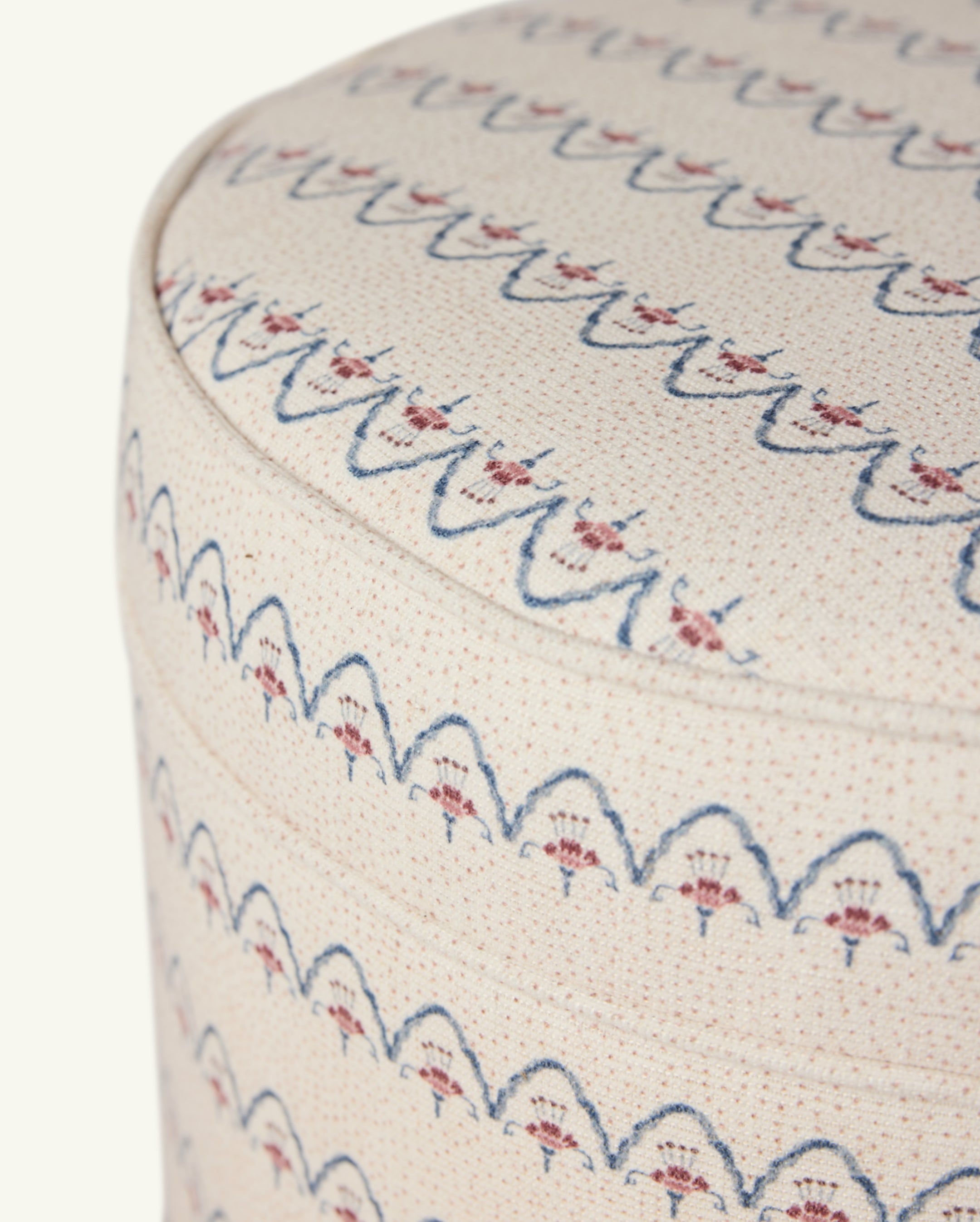 Pouf Yara en arches neutres