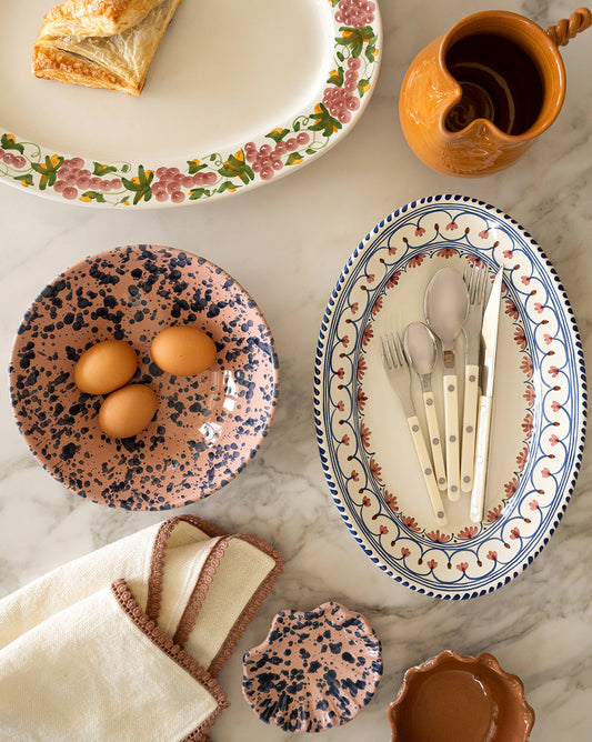 Plat à coquillages éclaboussés